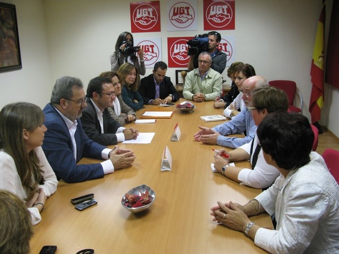 Miguel Ángel Heredia Y Pilar Serrano Se Reúnen Con UGT