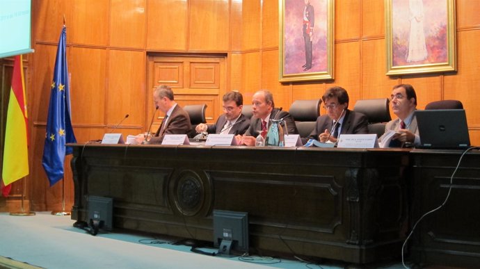  Juan Carlos Campo, Durante Un Debate En 'Los Martes Del CEJ'