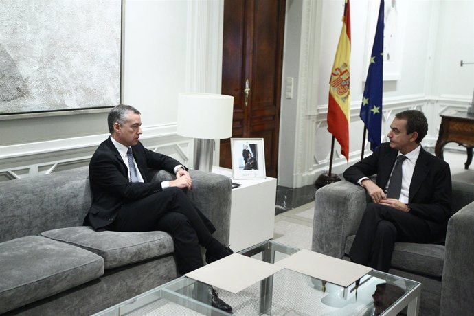 Reunión De Zapatero Y Urkullu En Moncloa