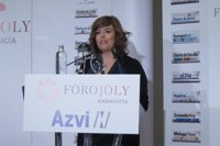 Sáenz de Santamaría, sobre las palabras de Mato: "Se hace daño cuando no se mejoran las cosas y no cuando se denuncian"