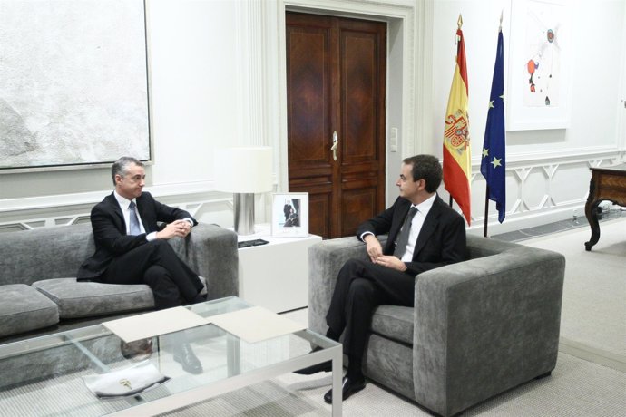 Reunión De Zapatero Y Urkullu En Moncloa
