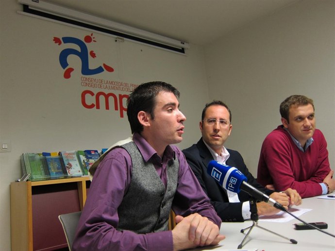 Sánchez, Toma La Palabra. A Su Izquierda Arias Y Pire.