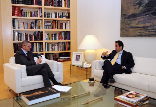 El Alcalde De Madrid Recibe Al Alcalde De Santiago De Chile