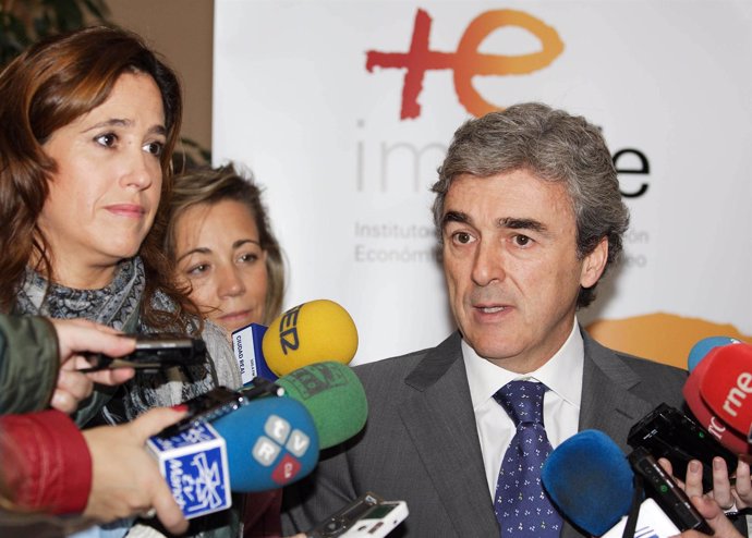 Ciudad Real,  26-10-2011.  - El Consejero De Empleo Y Portavoz De La Junta De Ca