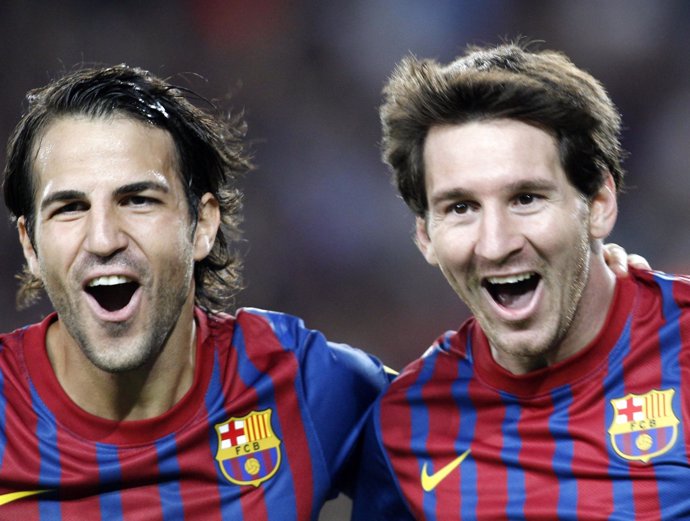 Cesc Y Messi Celebran Uno De Los Goles
