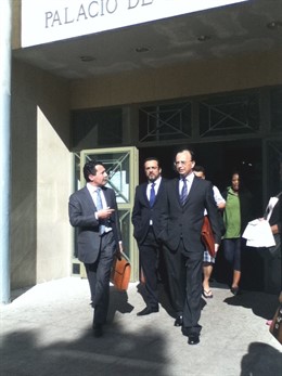 Castedo Y Gutiérrez, Acompañados Por Su Abogado