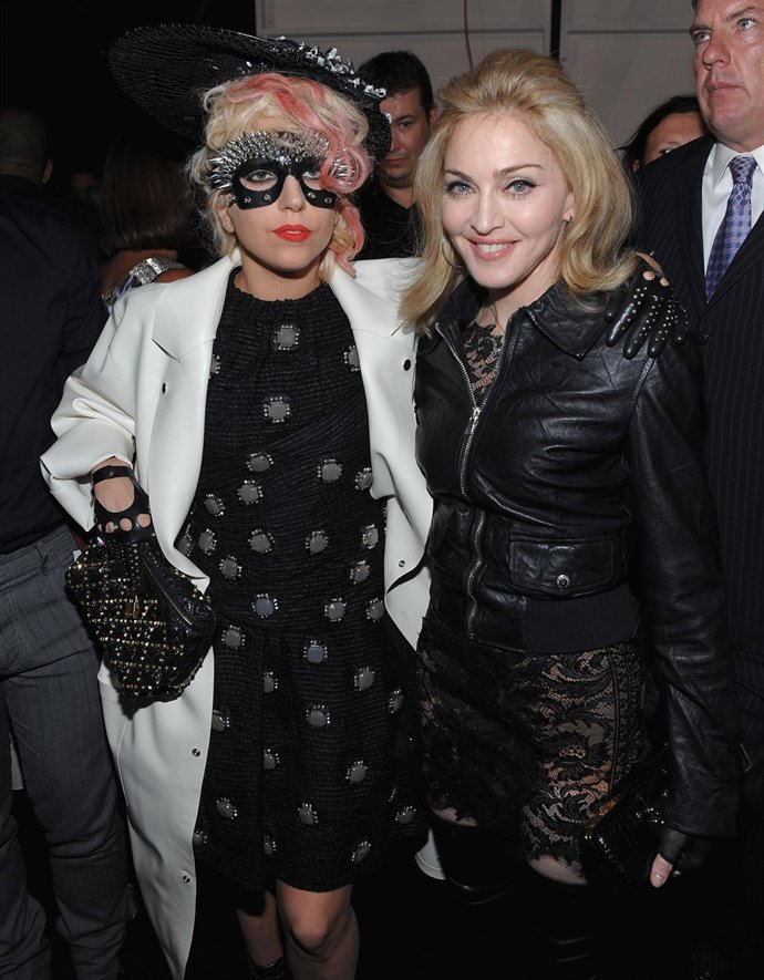 Posado De Lady Gaga Y Madonna 