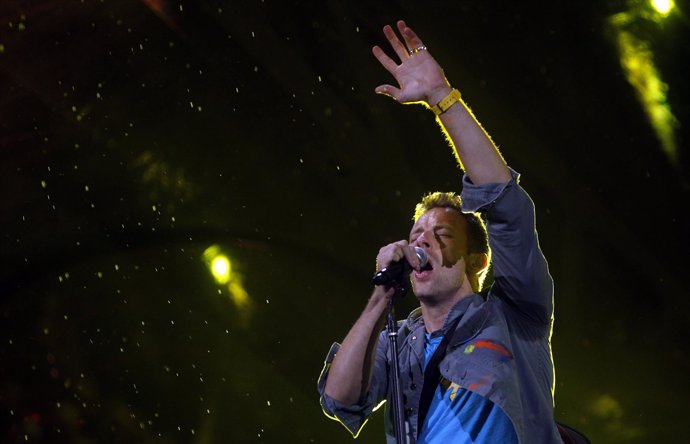 Chris Martin, Cantante De Coldplay Durante Su Concierto En Madrid