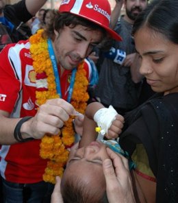 Fernando Alonso En La India Con Unicef
