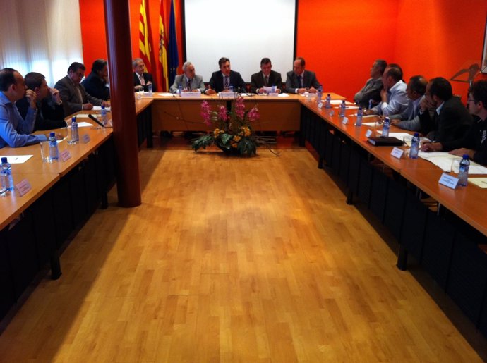 Reunión De Oliván Con Presidentes De Comarca Y Alcaldes En Binéfar