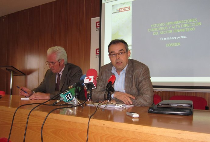 El Secretario General De Comfía De CC.OO, José María Martínez (Derecha)