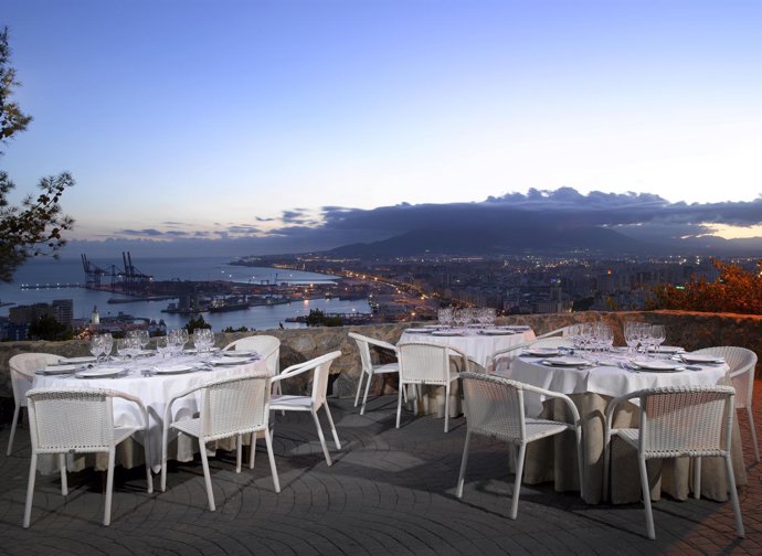 Terraza De Verano Del Parador De Málaga Gibralfaro