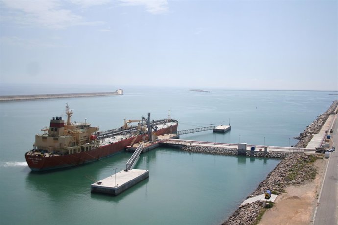 Nuevo Atraque En El Muelle De L'energia