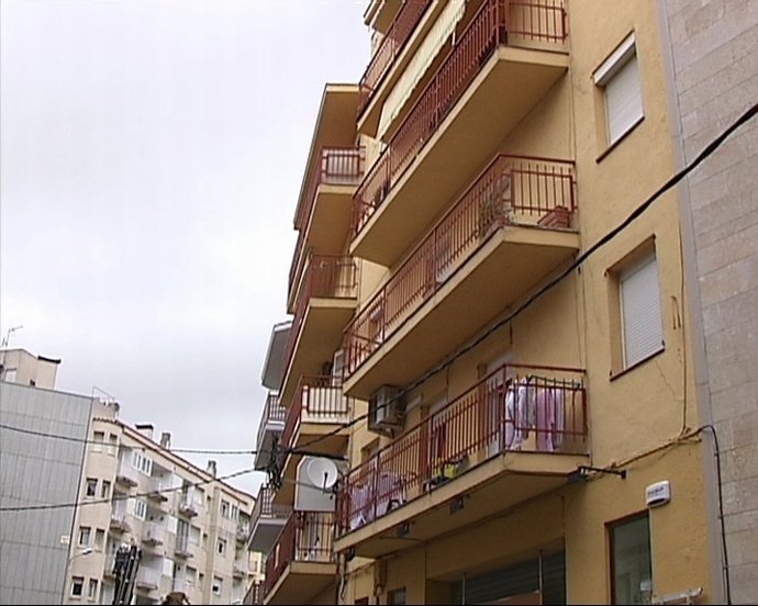 Edificio Desalojado En Blanes Por Problemas En El Subsuelo