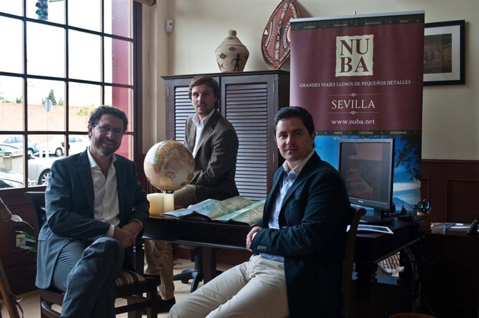 Francisco Balaguer, Daniel Puertas Y Fco. Javier López, En La Oficina De Nuba.