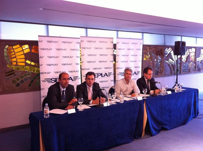 Rueda De Prensa De Sepla Sobre Binter Canarias