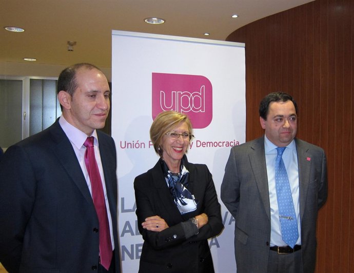 De Izquierda A Derecha: César Toquero, Rosa Díez Y Rafael Delgado