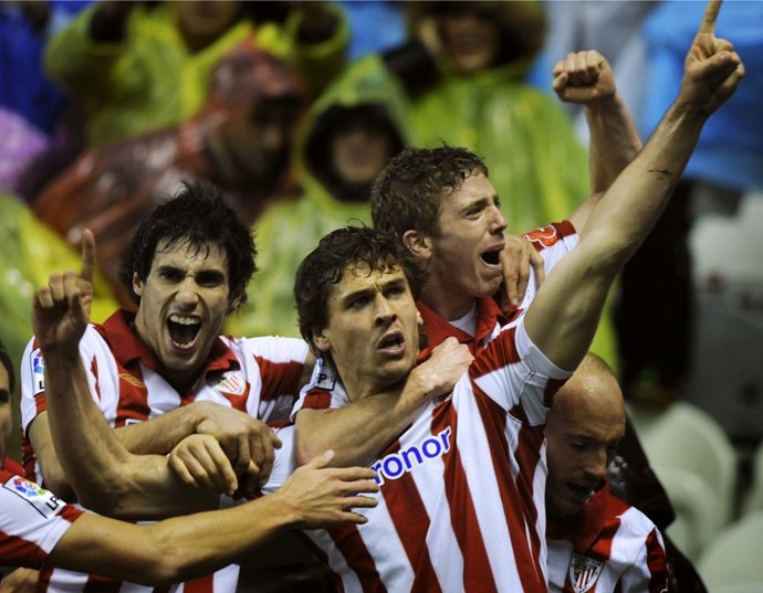 Fernando Llorente Y Jugadores Del Athletic De Bilbao