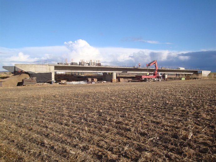Viaducto Sobre El Arroyo Del Prado, En Villaviudas (Palencia)