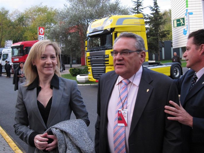 Isabel Marqués, Con El Presidente De Asetra, Ovidio De La Roza.