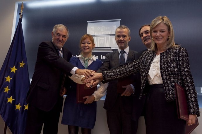 111028 MADRID La Ministra De Sanidad Politica Social E Igualdad Leire Pjin Junto