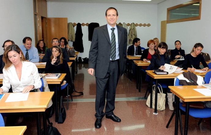 Fernando Prado Imparte Un Taller Formativo Por Dircom