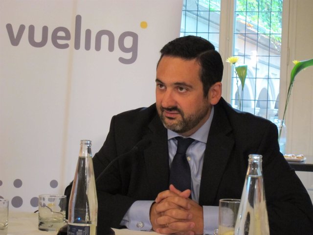 El Consejero Delegado De Vueling, Álex Cruz