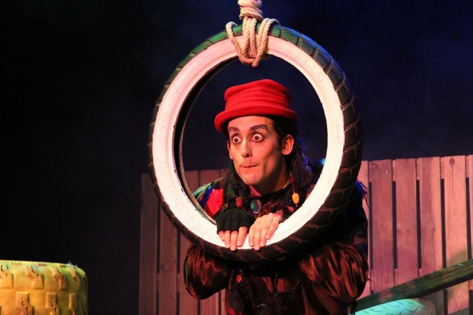 'Fénix, El Pájaro' En La Sala Cero