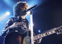 Enrique Bunbury le abre las venas a 'Licenciado Cantinas'
