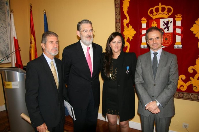 Entrega De La Medalla