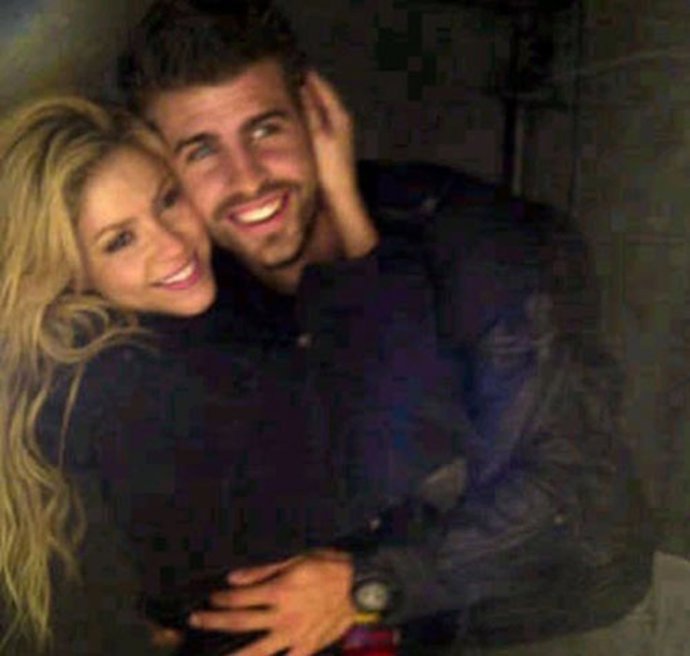 Shakira Y Piqué En El Camerino De Polonia