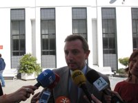 Junta, que esperaba el dato, lo achaca al fin de campañas agrícolas y al "efecto verano" en la construcción