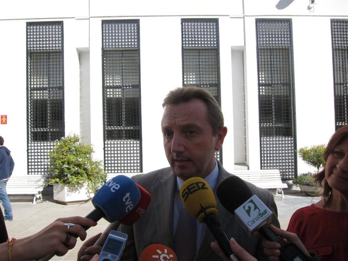 El Consejero De Empleo, Manuel Recio