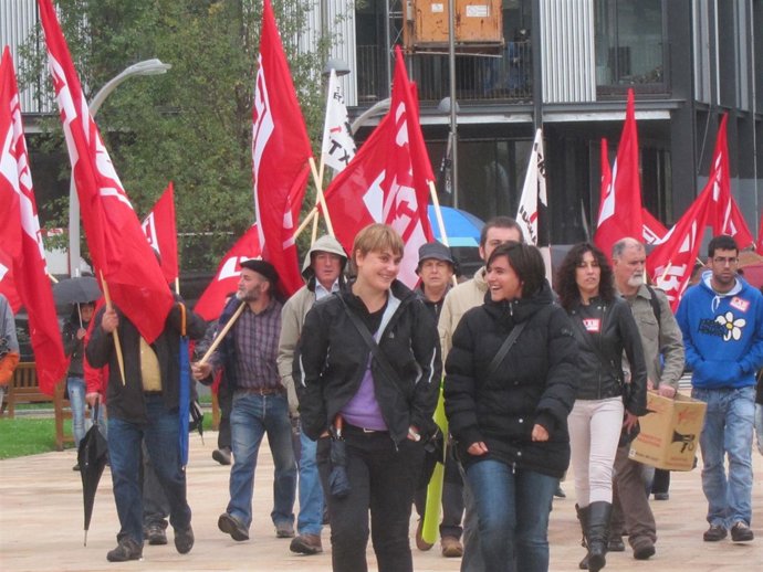 Ainhoa Etxaide Con Una Delegación De LAB En Bilbao