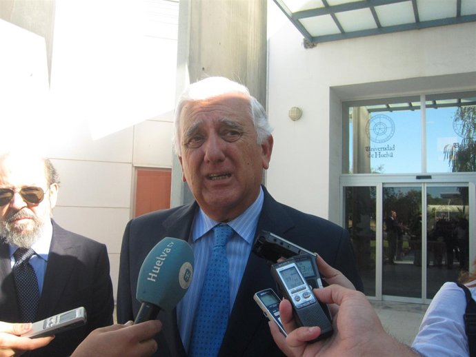 El Presidente De La CEA, Santiago Herrero.