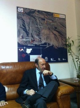 Alfredo Pérez Rubalcaba, Durante Su Visita A El Hierro