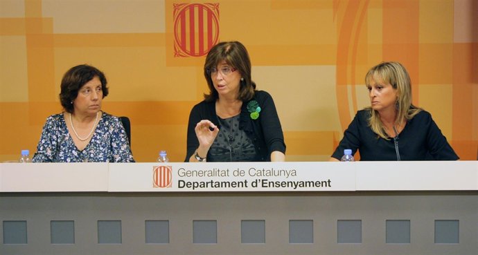 La Consellera De Enseñanza I.Rigau