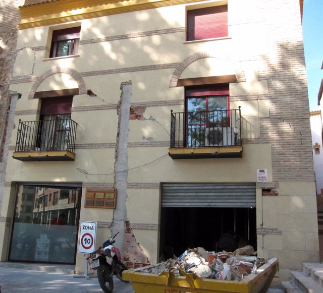 Edificio Afectado Por El Seísmo De Lorca