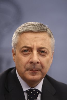 Primer Plano De José Blanco En Consejo De Ministros