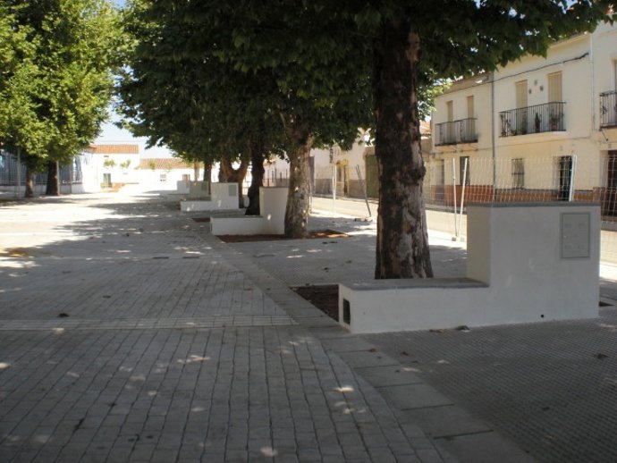 La Alameda Remozada En Alanís.