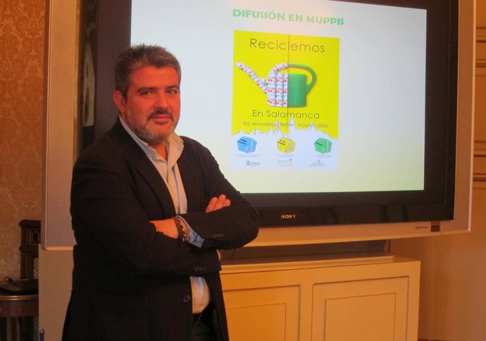 El Concejal De Medio Ambiente Presenta La Nueva Campaña De Reciclaje