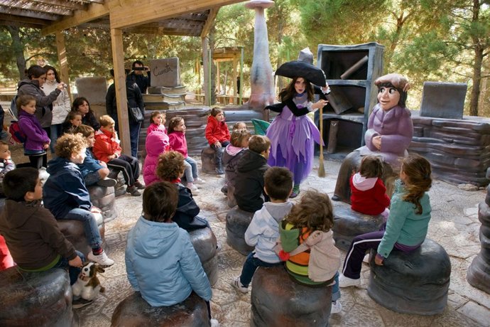 Sendaviva Se Ambienta En Halloween.