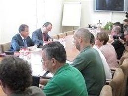 Reunión Gobierno Y Trabajadores De Papelera Del Besaya