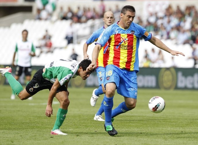 El Defensa Del Levante Sergio Ballesteros