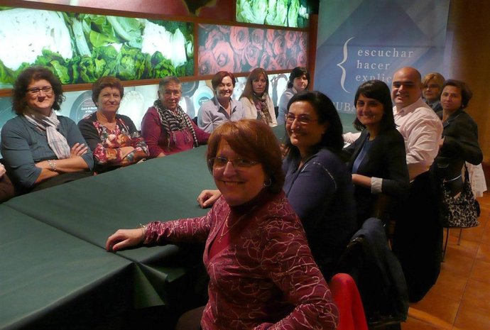 María González Se Reune En Lorca Con Mujeres Del Municipio