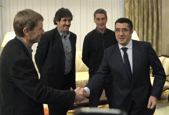 Patxi López Se Reúne Con Bildu