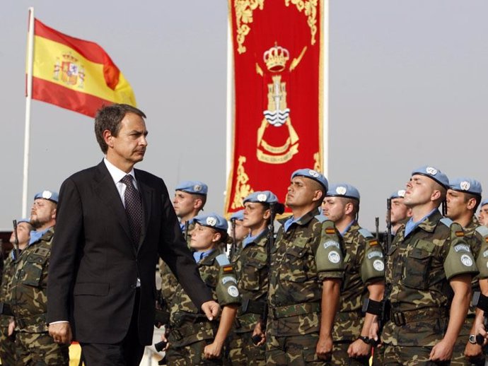 Zapatero visita a los militares españoles en el Líbano