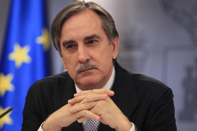 El Ministro De Trabajo, Valeriano Gómez, En Moncloa