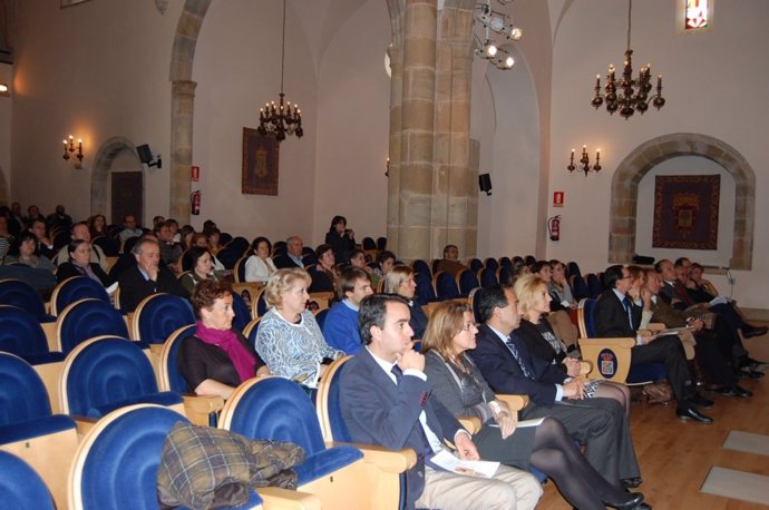 Asistentes Al Fallo De Los Premios De Poesía