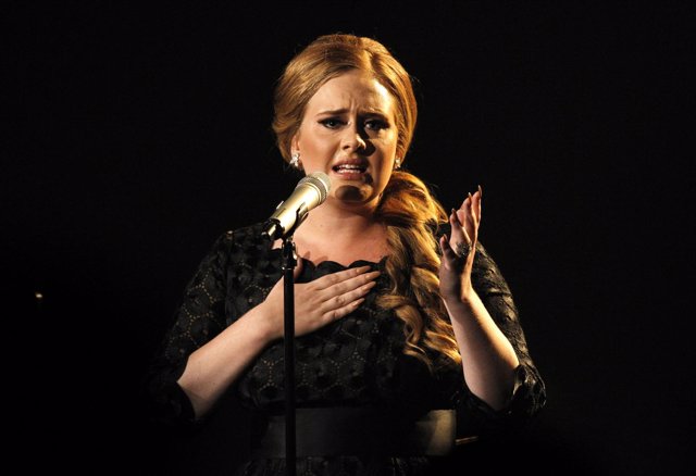 Adele Canta "Someone Like You"Durante Los MTV Video Music Awards 2011